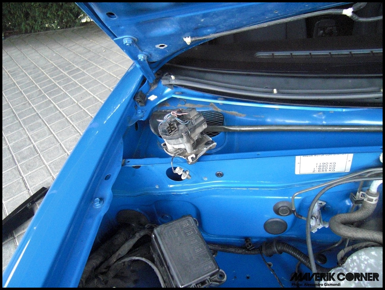 Maverik Corner MX5: NA Rebuild - Engine Bay Cleaning #1