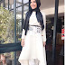 Warna Jilbab Yg Cocok Untuk Baju Belang Hitam Putih