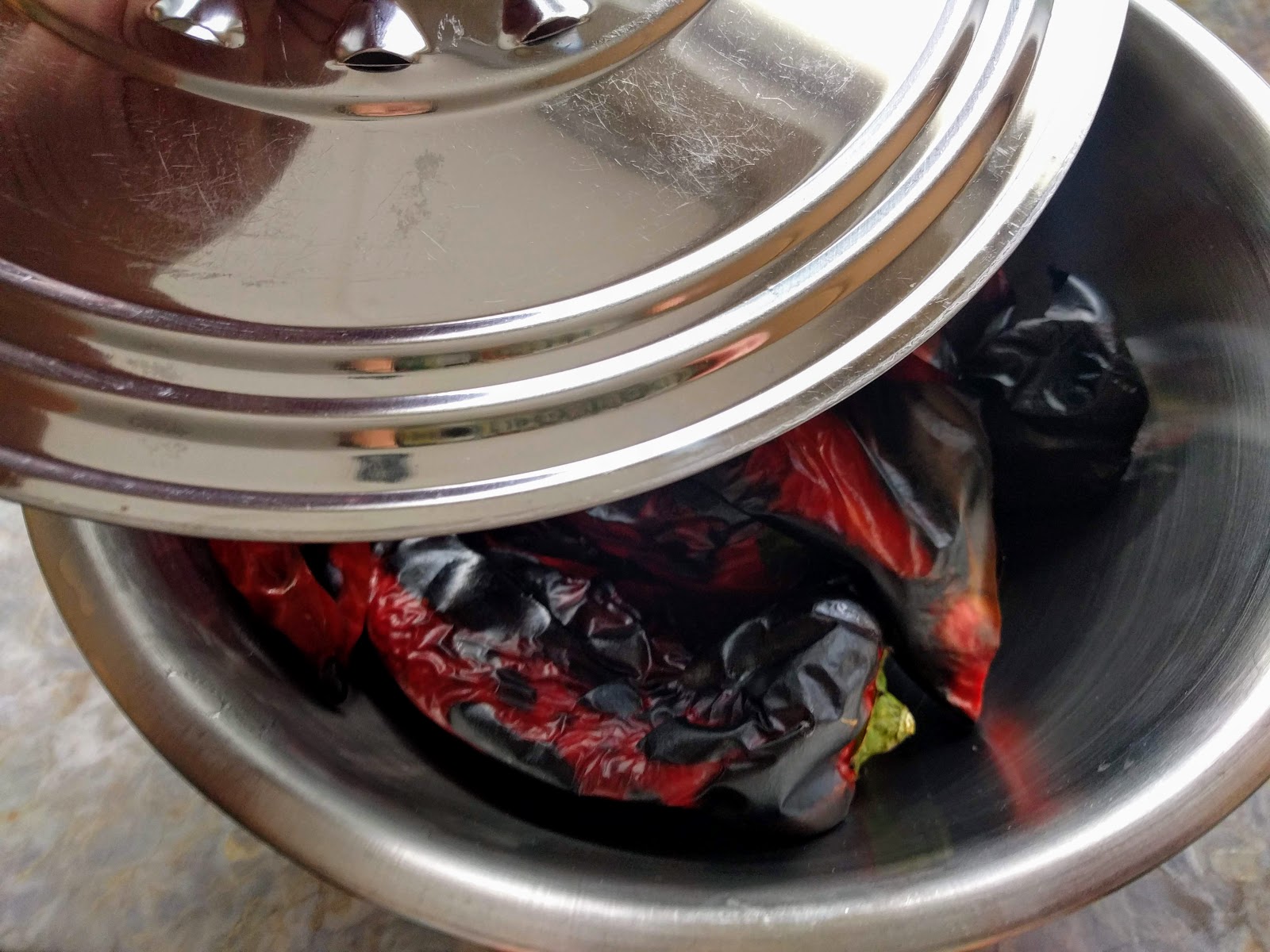 - Eingekochte Tomaten mit gegrillten Paprika - Eingekochte Tomaten mit gegrillten Paprika