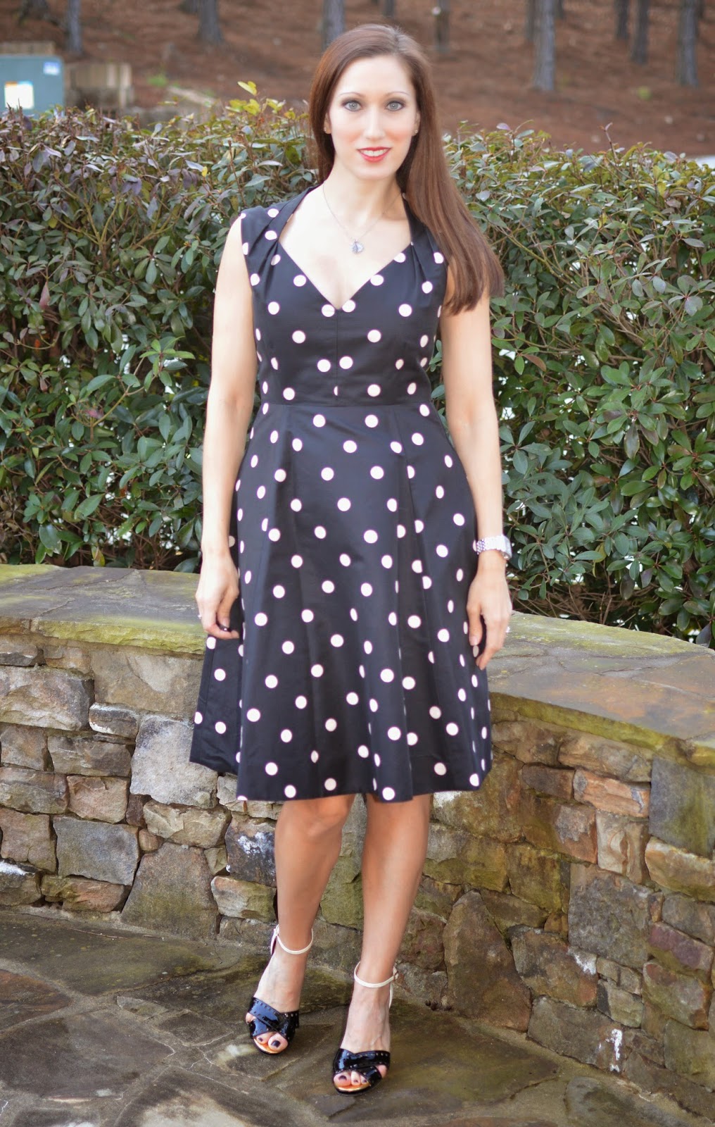 Everyday Fashionista - Atlanta Blogger: Kate Spade Polka Dots
