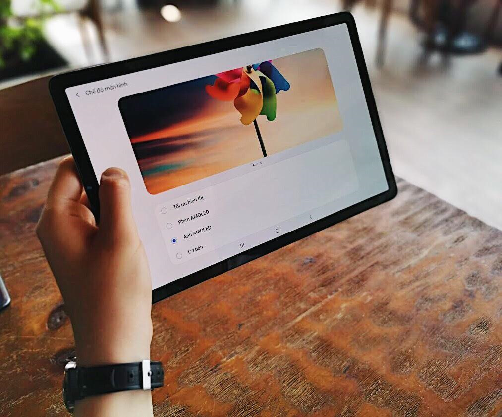 Trải nghiệm máy tính bảng chạy Android: Galaxy Tab S5e