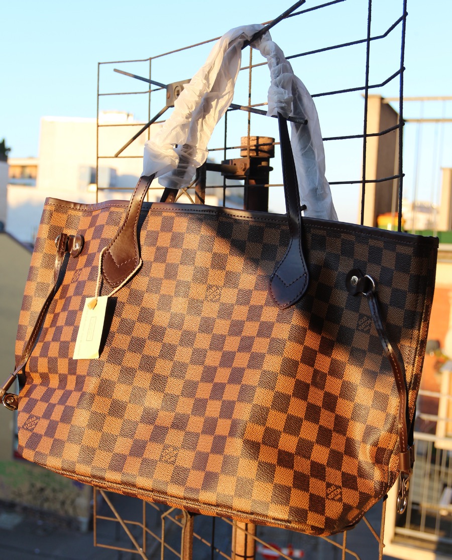 lifestyle: LOUIS VUITTON NEVERFULL DAMIER EBENE REPLICA MM FROM IOFFER UNBOXING