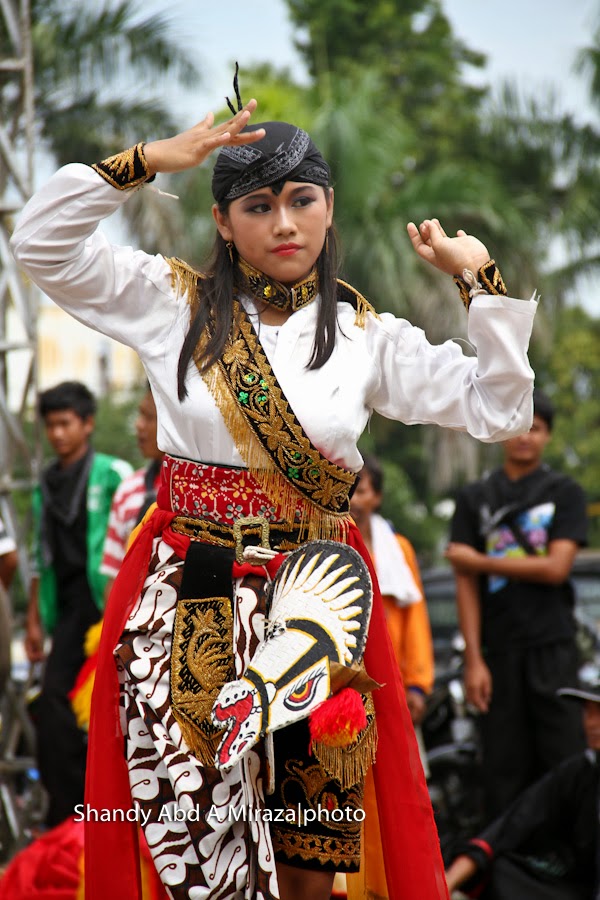 Penggambaran tari Jathil dalam tari Reyog Ponorogo - Machmoud Rofi'ie's