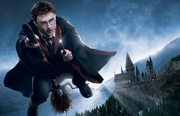 You've always dreamed of visiting the famous Diagon Alley Harry Potter? This is now possible through Google Street View