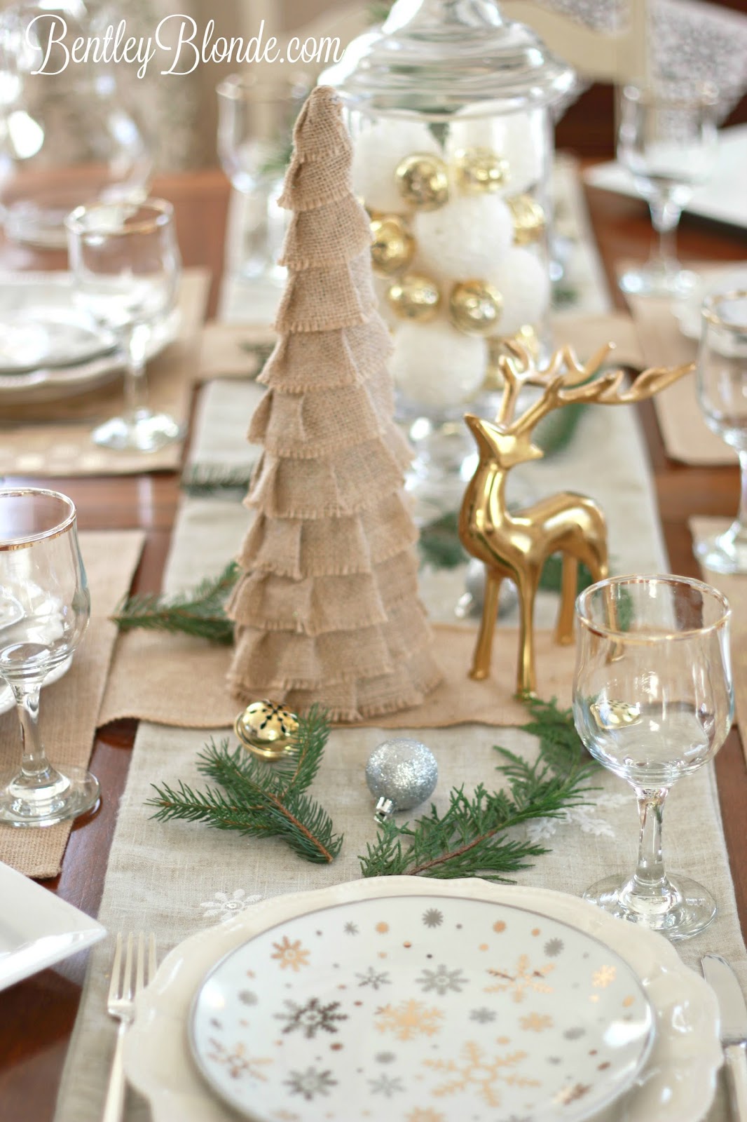 BentleyBlonde: Holiday Brunch Ideas | Christmas Table, Hot Cocoa Bar ...