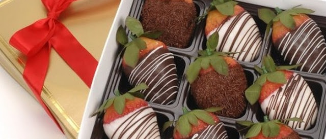 clear boxes for chocolate covered strawberries
