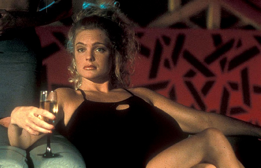 эрика элениак. жена в осаде. эрика элениак джордан тейт. эрика элениак в осаде. в осаде фильм эрика элениак.