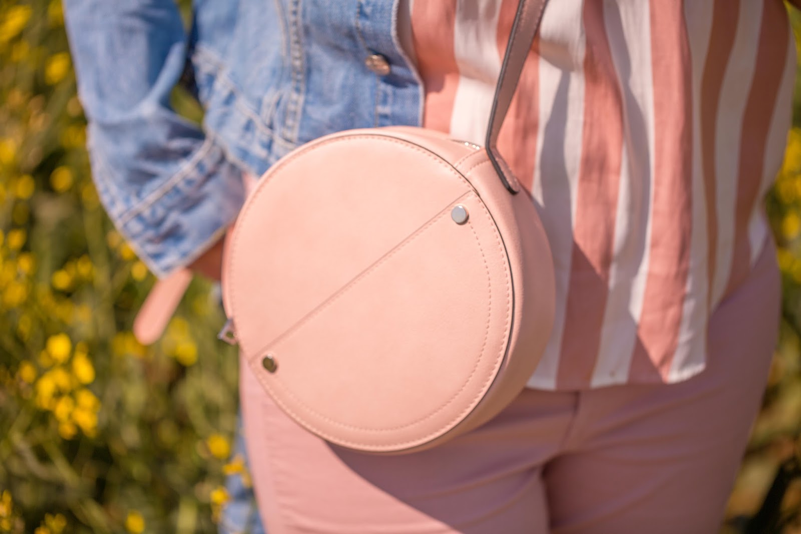 look tenue de printemps rose poudré pastel
