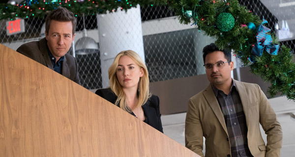 Edward Norton, Kate Winslet y Michael Peña en Belleza Oculta 