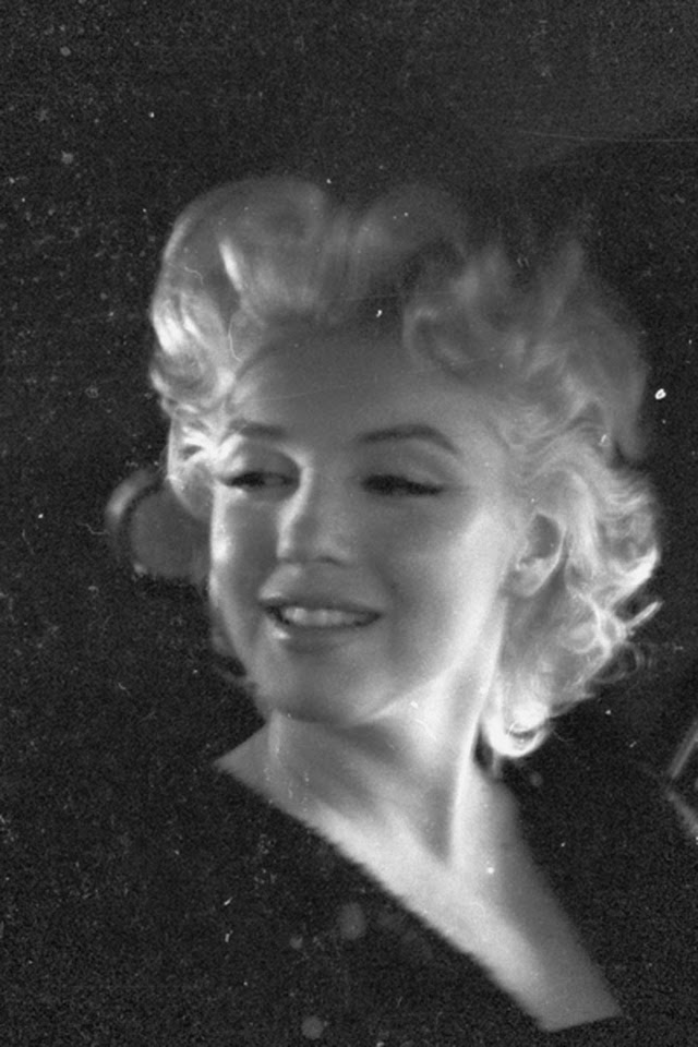 28 Vintage Photos of Marilyn Monroe Give a Rare Insight into Her Real ...