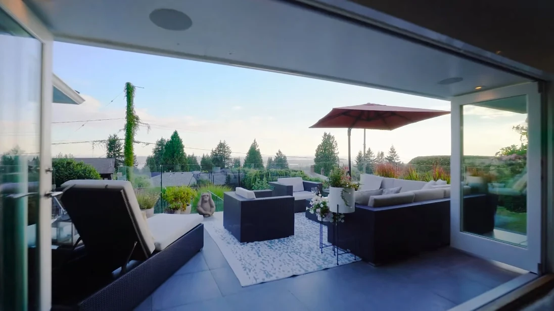 28 Interior Design Photos vs. 125 Kensington Crescent, North Vancouver Luxury Home Tour