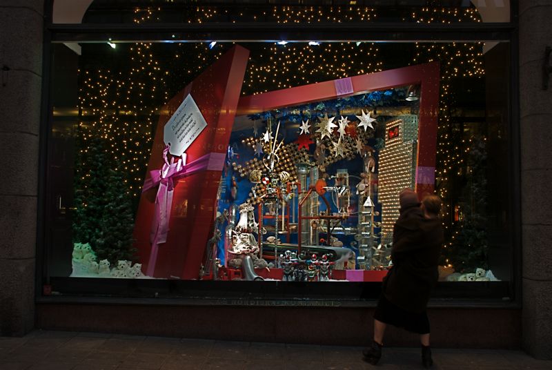 Window dressing dan January effect