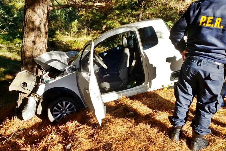 Otro choque contra un árbol en la provincia Diario Villaguay