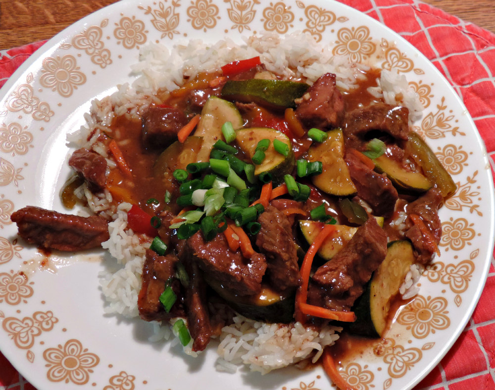Good Eating Monday Slow Cooker Asian Beef & Vegetables!