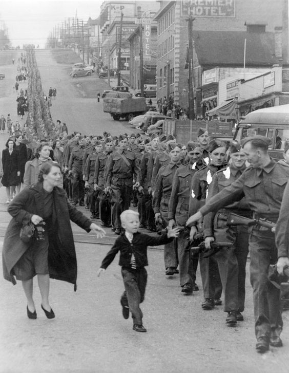 1 October 1940 worldwartwo.filminspector.com Wait For Me Daddy