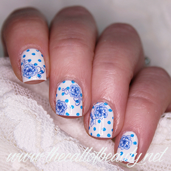 Great Nail Art Ideas: Blue Floral
