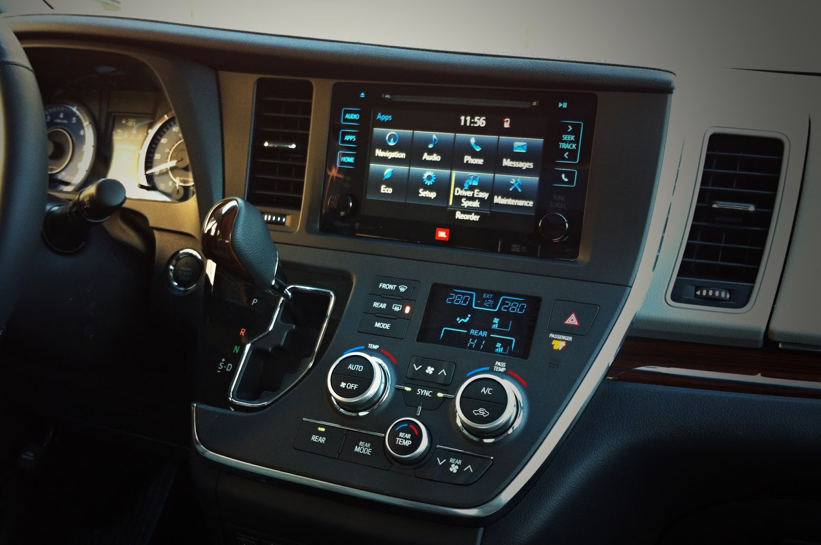 Toyota Sienna 2022 интерьер