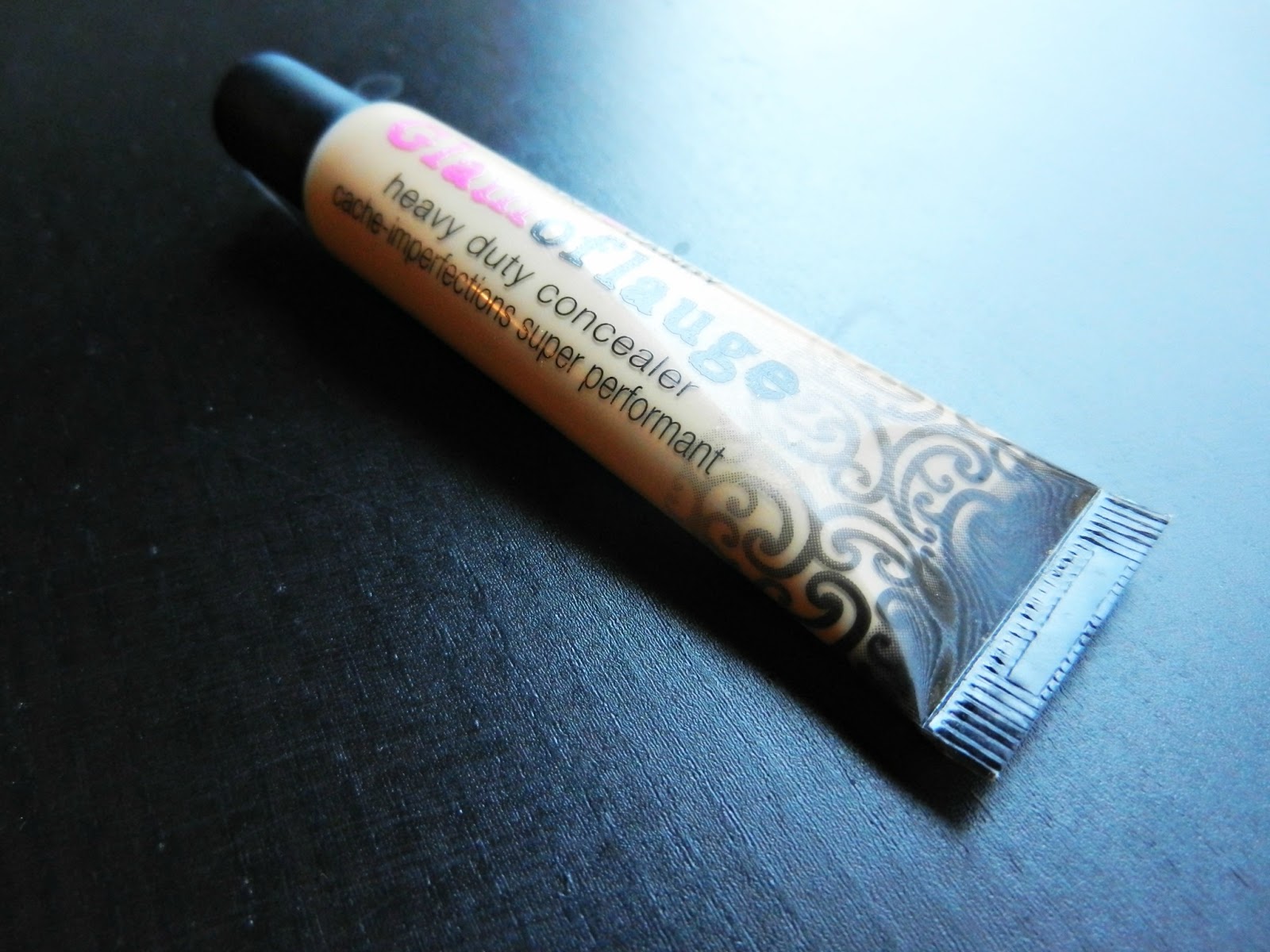 ♥ Little Lace Bows ♥ Review ♥ Hard Candy Glamoflauge Concealer