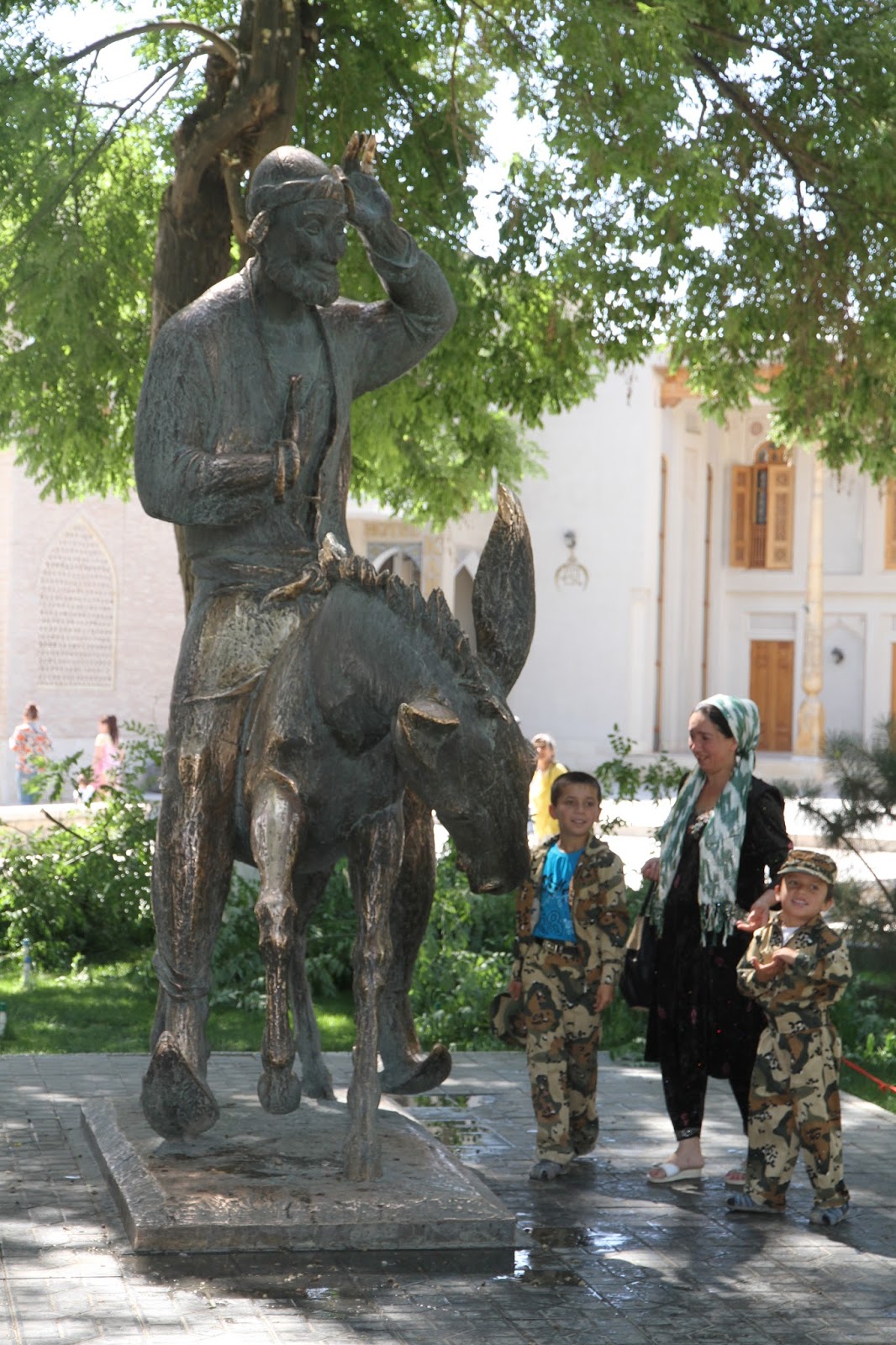 une pie,, tant pis...et deux, tant mieux Ouzbékistan Boukhara