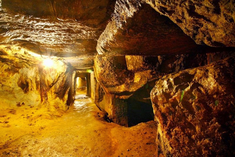History or Utopia 44) Three things you didn't know about... Gold mining