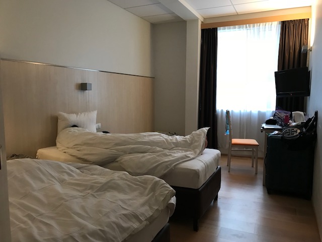 アイスランドでホテルにチェックイン　床暖房で快適