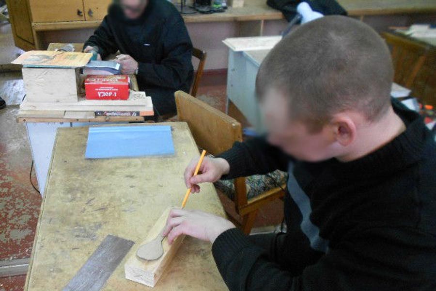 Техника изготовления прихватки. Что делают в тюрьме из дерева. Научиться изготовлять. Мебельный завод. Научиться изготовлять.