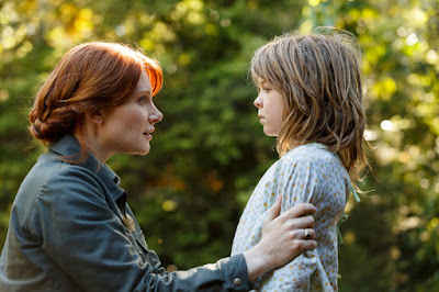 Bryce Dallas Howard and Oakes Fegley in Pete's Dragon (2016)