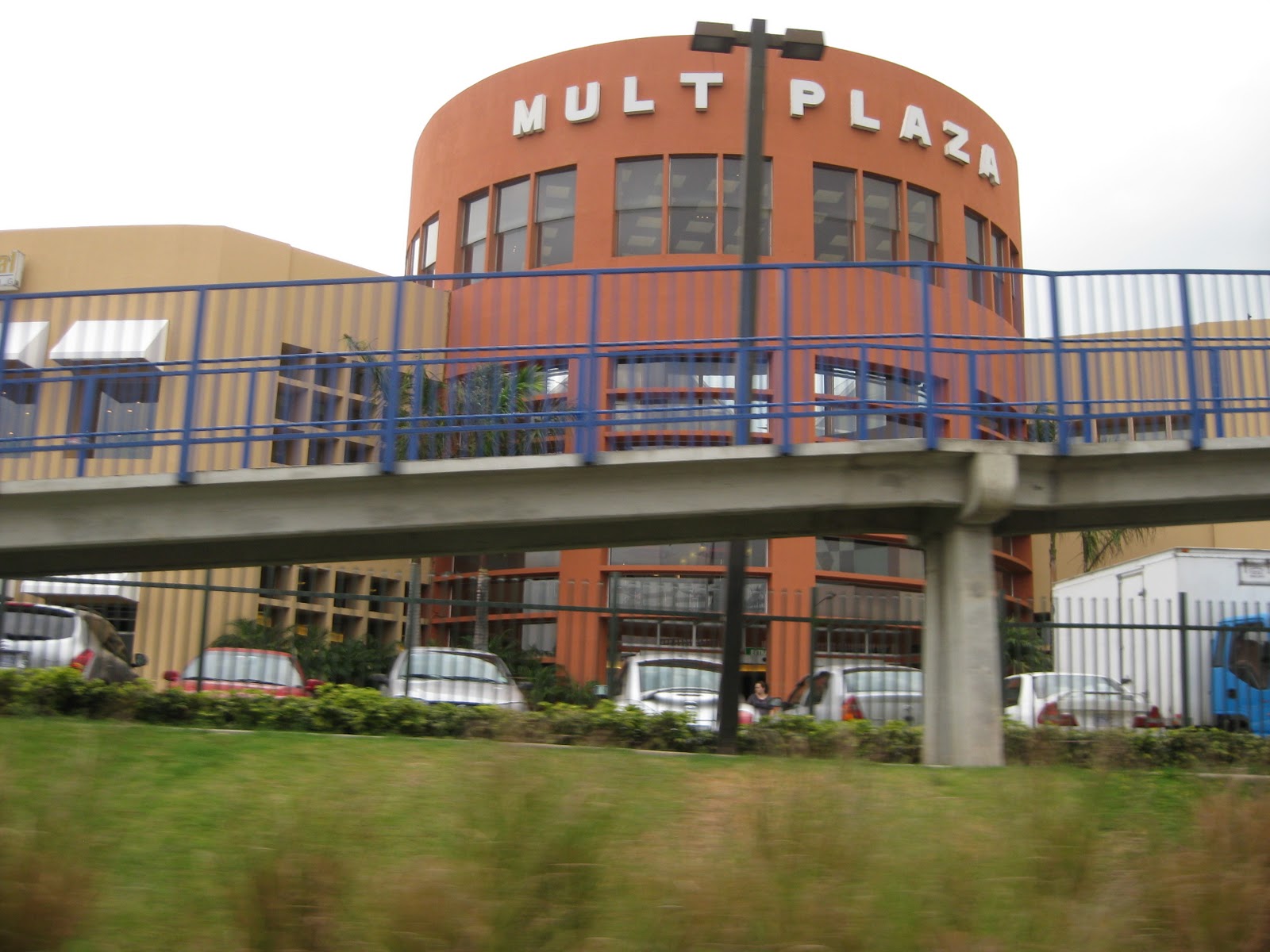 Costa Rica Blogging Multiplaza Escazu An Upscale AmericanStyle Mall