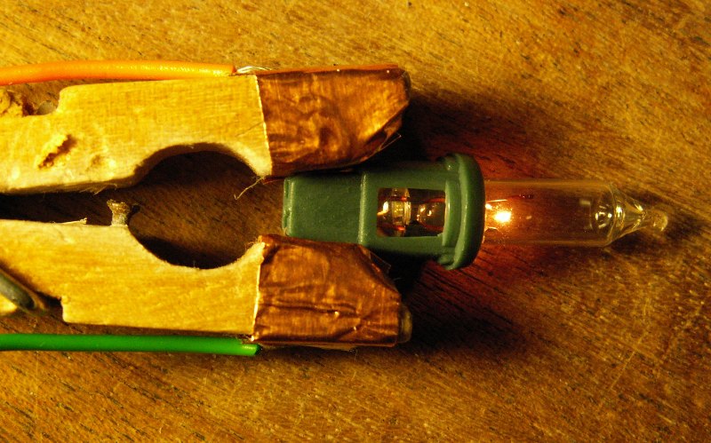 M0WYE's Blog: Apparatus for the Testing of Christmas Tree Light Bulbs
