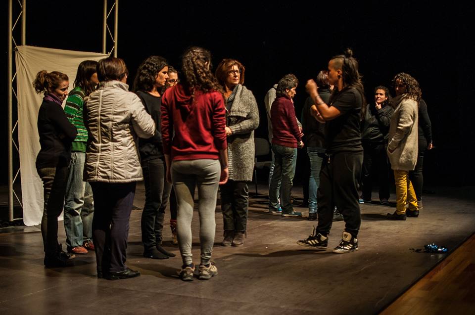 TOMA TEATRO Transformación del conflicto y reconciliación desde el Teatro Sistémico TOMA TEATRO Transformación del conflicto y reconciliación desde el Teatro Sistémico