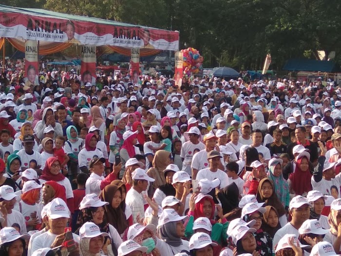 Ribuan Masyarakat Menantikan Kedatang Calon Gubernur Idaman Arinal Djunaidi Dilapangan Sidototo