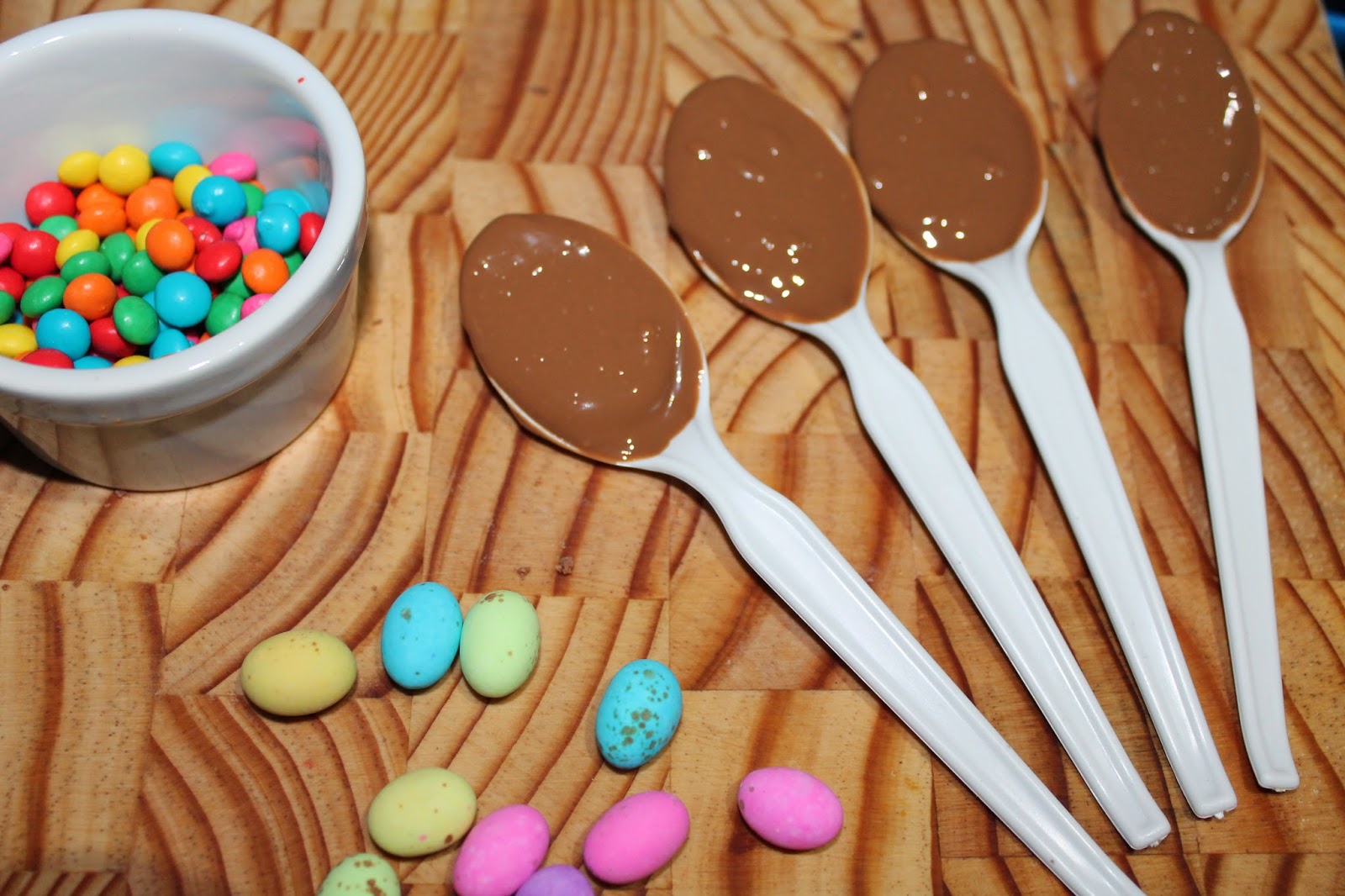 MakingMamaMagic Easter Chocolate Spoons
