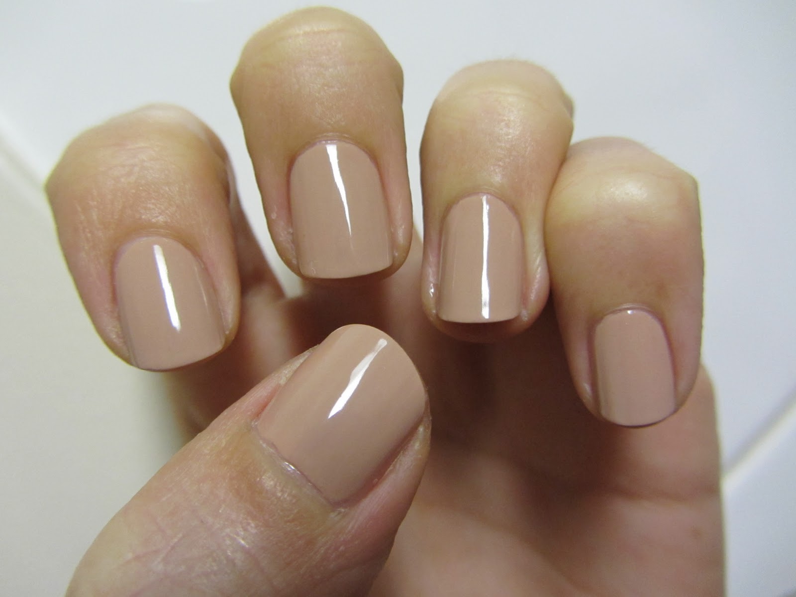 Greeneyespinknails Essie's Brooch the subject & China Glaze Golden