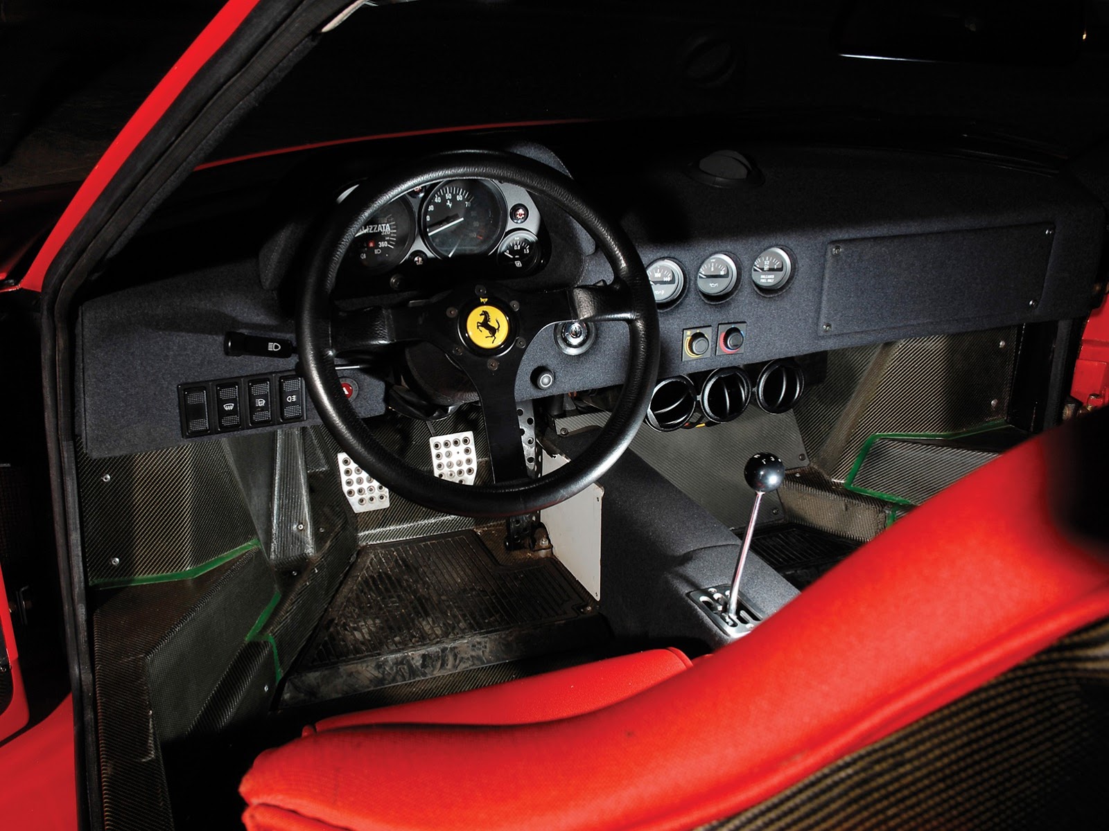 [Ferrari-F40-4%255B6%255D.jpg]