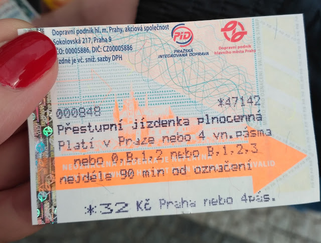 Квиток на 90 хвилин в Празі на всі види транспорту коштує 32 крони