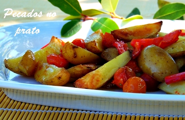 Receita de batatas gratinadas com pimento e tomate cereja