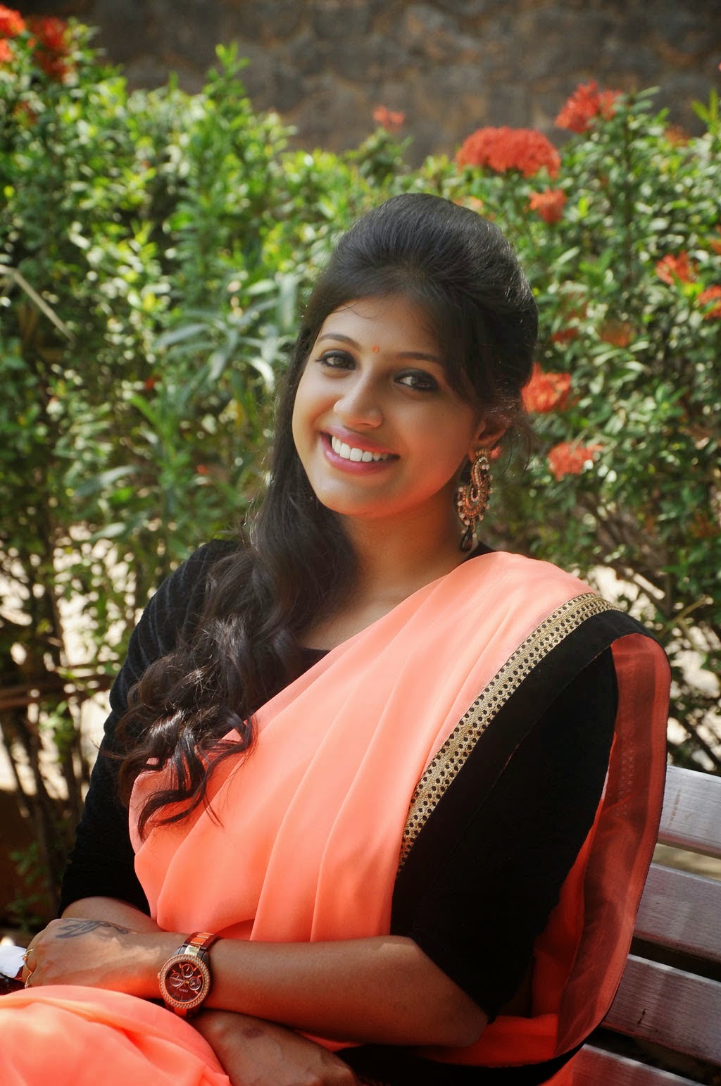 parvathy-latest-stills-in-saree_tollyscr