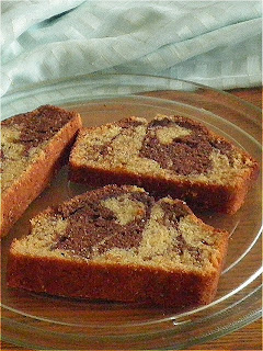 Banana Bread Recipe @ http://treatntrick.blogspot.com