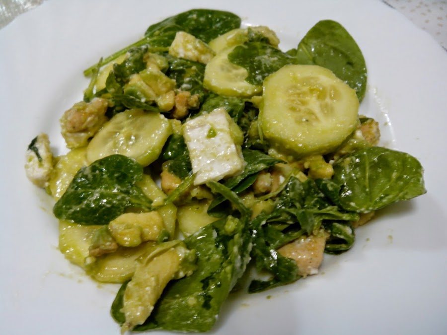 Fotografía ensalada de espinacas.