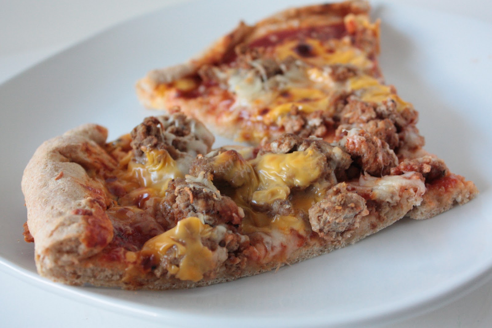 Momma Hen's Kitchen Cheeseburger Pizza