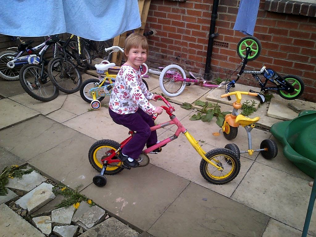 AtomicZombie Bikes, Trikes, Recumbents, Choppers, Ebikes, Velos and more:  Building kids' chopper bikes - England