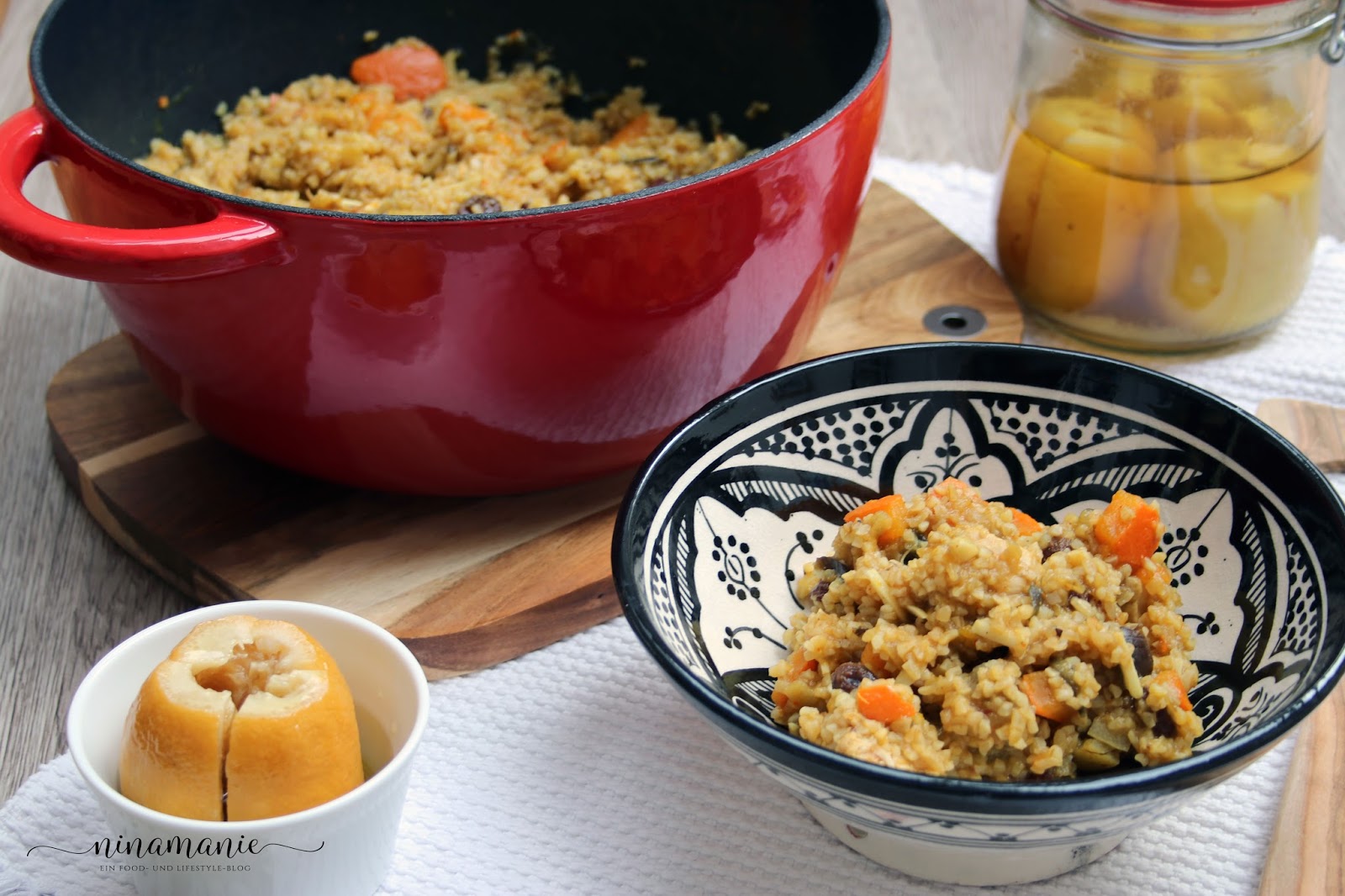 Tajine mit Huhn, Salzzitronen, Kürbis und Aubergine - aus der Cocotte ...
