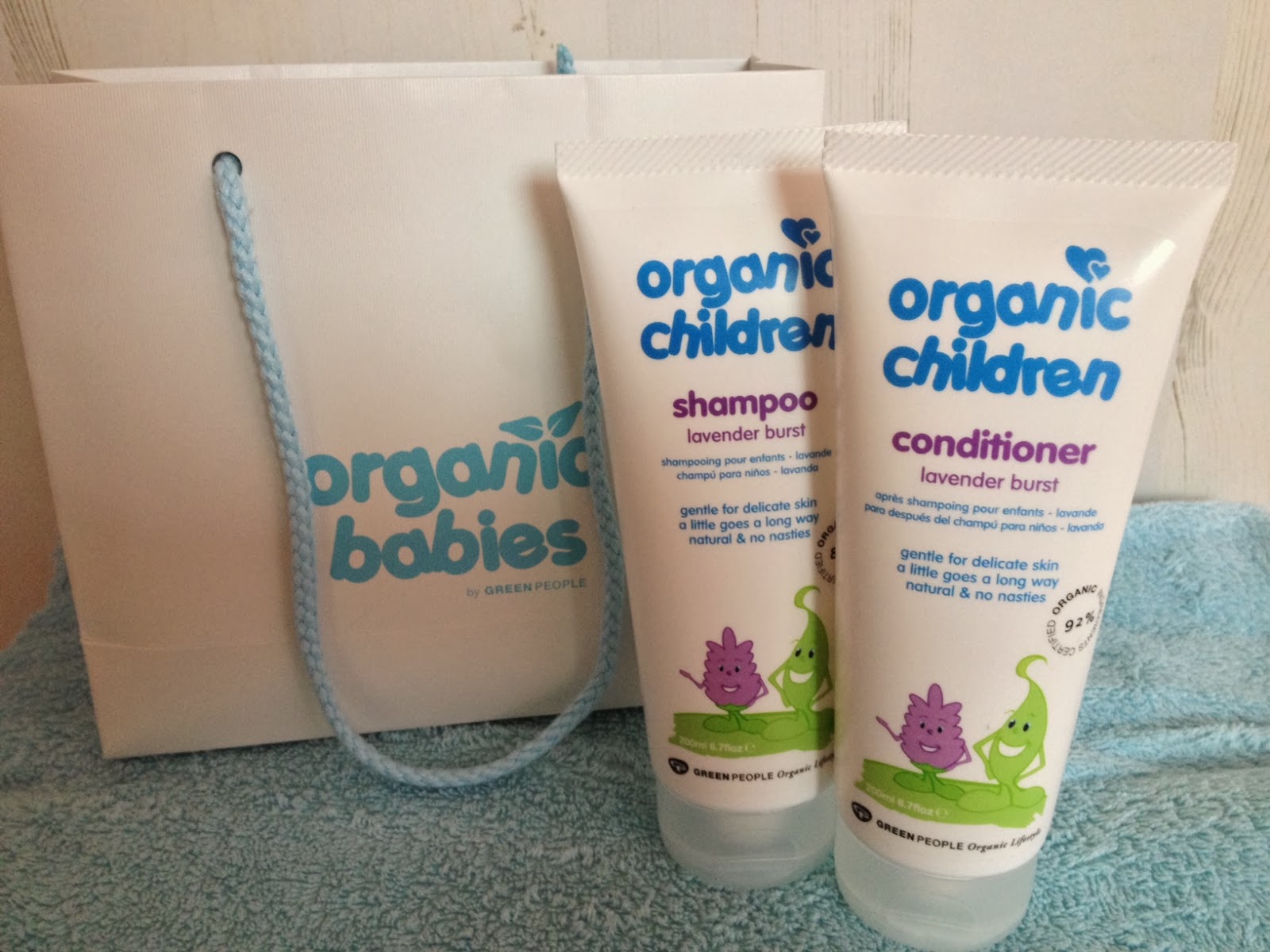 Me and my shadow Green People Organic Children Shampoo & Conditioner