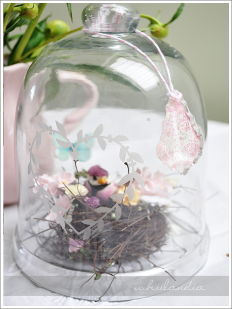 szklany klosz grawerowany, dekoracja wiosenna  - gniazdko, ptaszek