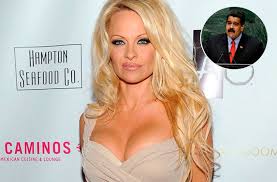 Pamela Anderson acusó a EE UU de organizar un golpe en contra de Venezuela