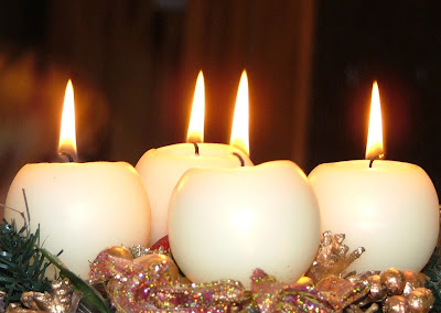 Decorated-christmas-white_candel-wallpapers Decorated-christmas-white_candel-wallpapers