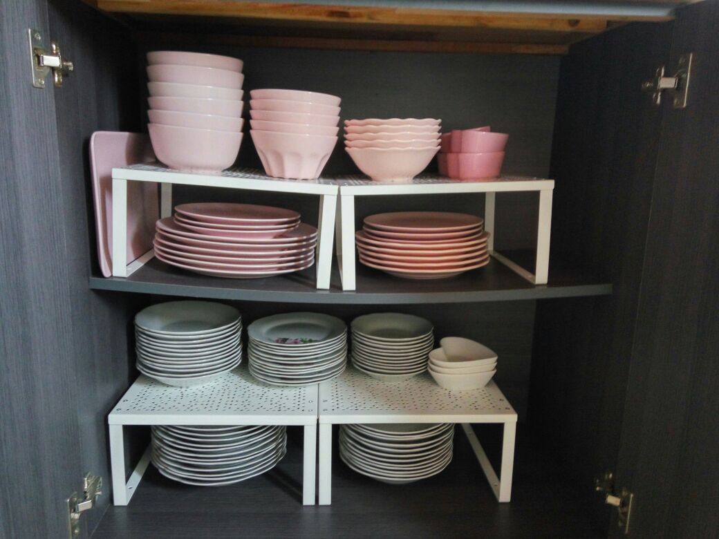 My Organizing Journey Update Kabinet Pinggan Mangkuk Bahagian Atas Set Warna Pink Bhagian Bwh Putih Saya Time Hidang Makanan Pinggan Mangkuk Sama Color Tak Campur Huhu