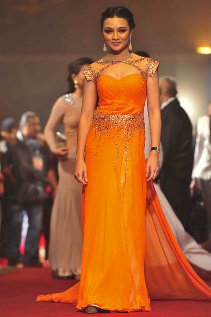 SEXY MODELS EXPOSED: Foto Hangat Dewi Seksi Neelofa