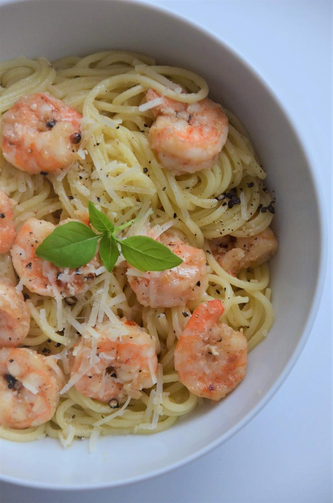 PASTA Z KREWETKAMI W MAŚLANOPARMEZANOWOCYTRYNOWYM SOSIE Słodko mi