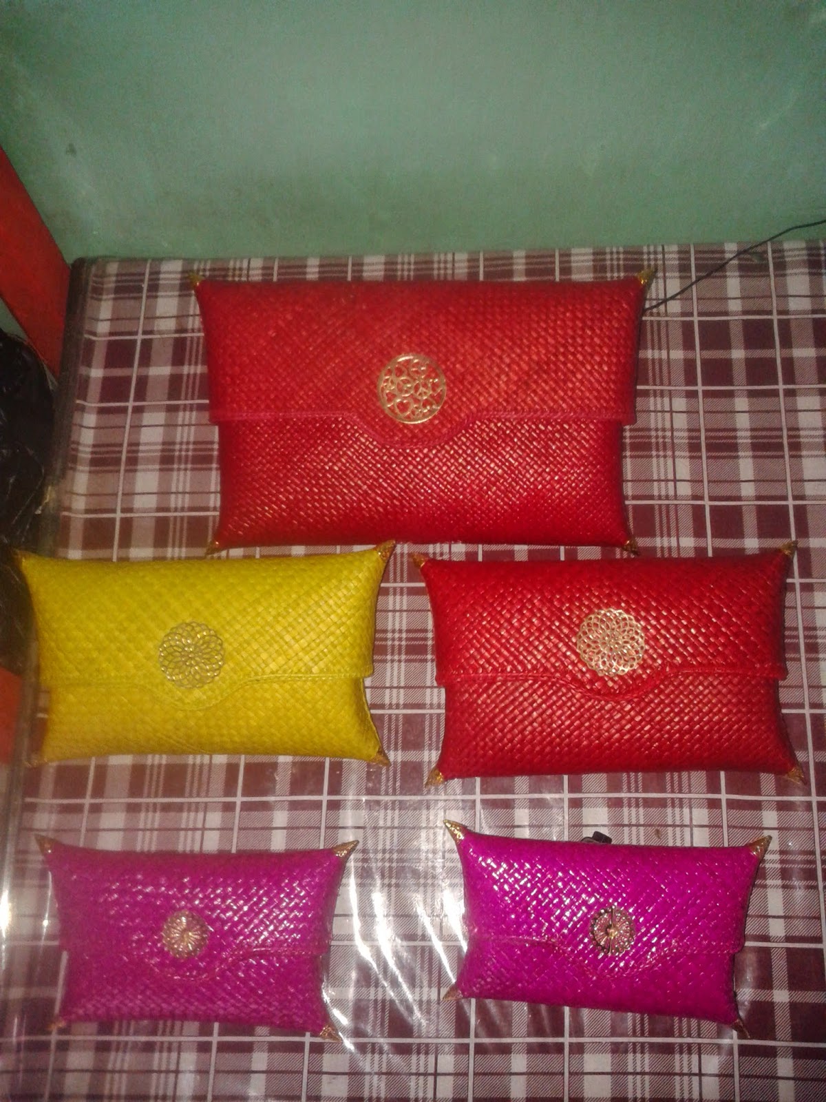 kerajinan rajapolah Clutch medium pandan halus 